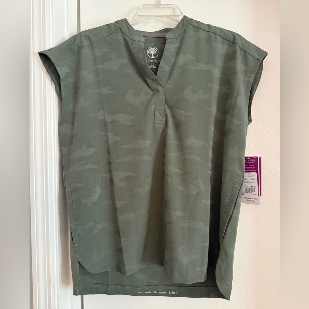 Healing Hands Green Sleeveless Relaxed Fit Scrub Top